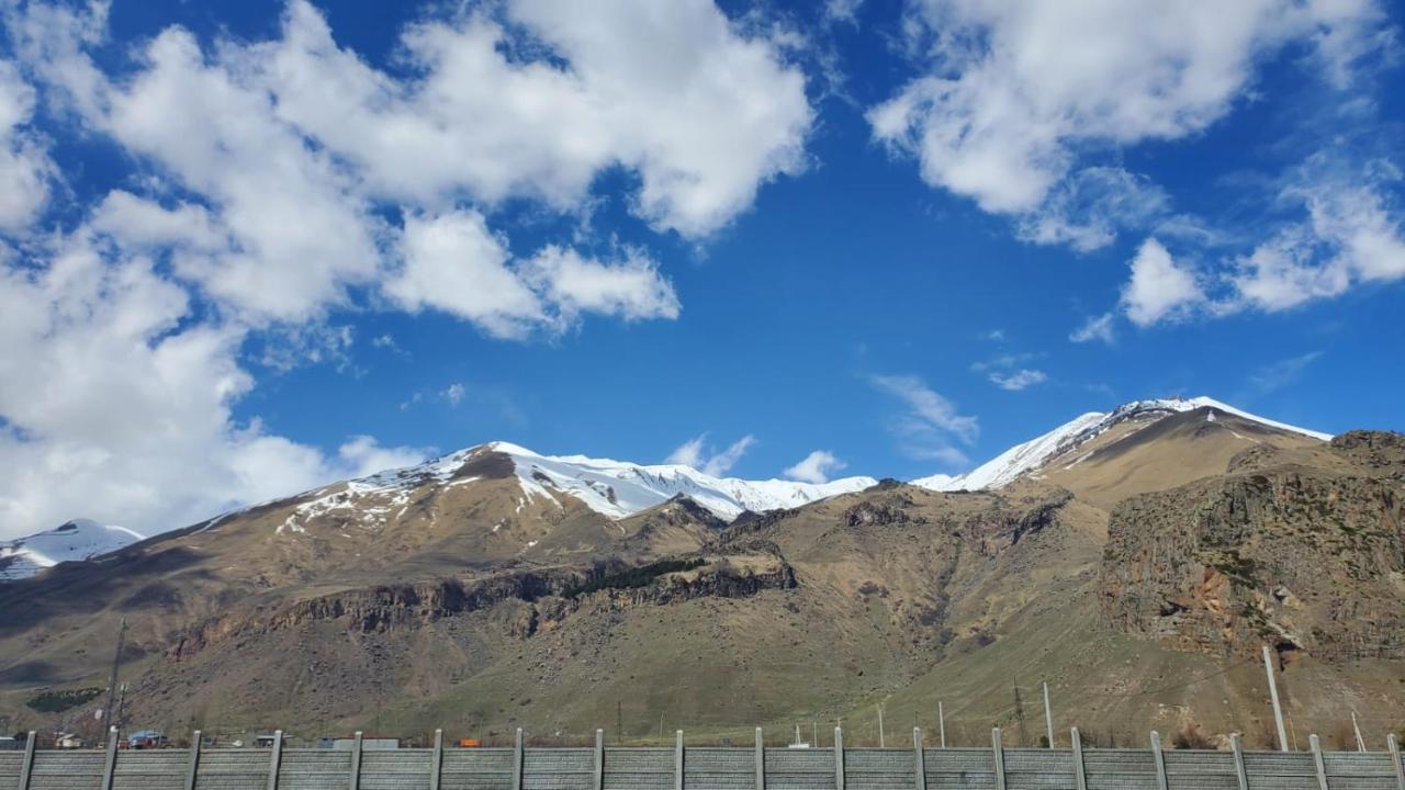 Villa Mountain hut in Kazbegi Exterior foto